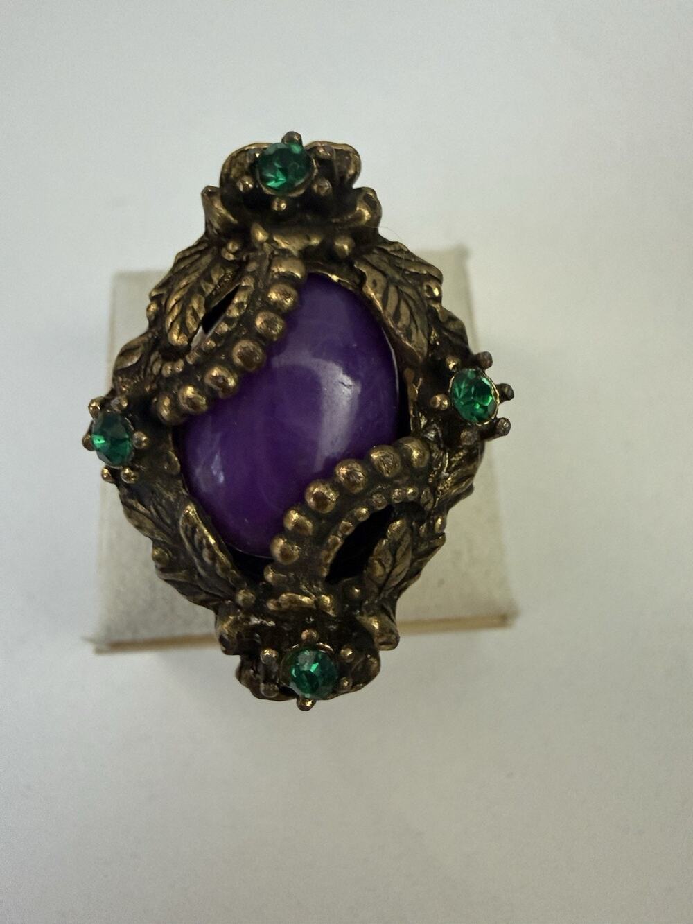 Vintage Gold Tone Purple Cabochon Green Rhinestone Ornate Statement Ring Size 6